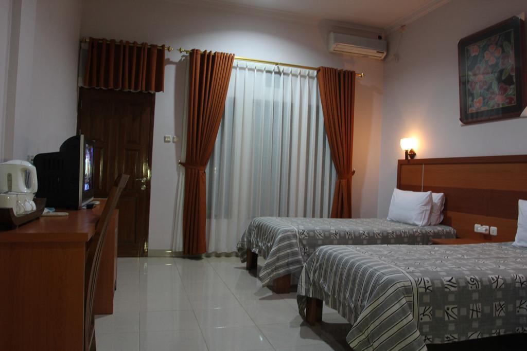 Hotel Bintang Redannte Garut Szoba fotó